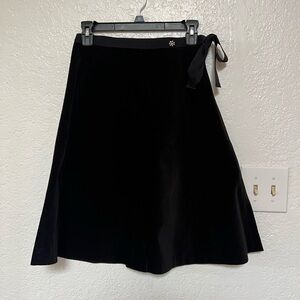 GAP Black A-Line Velvet Skirt